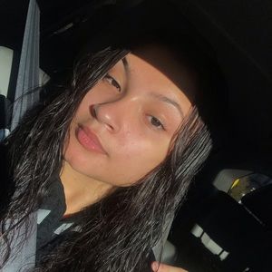 Meet your Posher, Eve